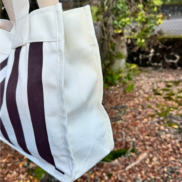 Henri Bendel Brown & White Canvas Stripe Tote 712 Fifth Avenue NYC - Picture 5 of 8